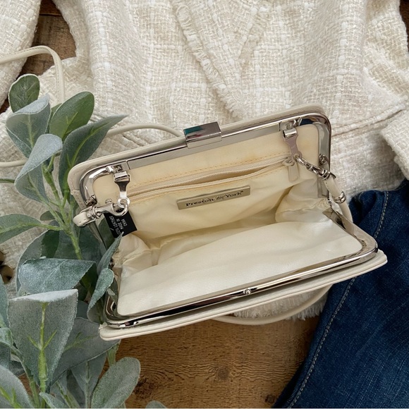 Leather ~ Darling Little Crossbody Bag Purse with attached Mirror - Picture 4 of 8